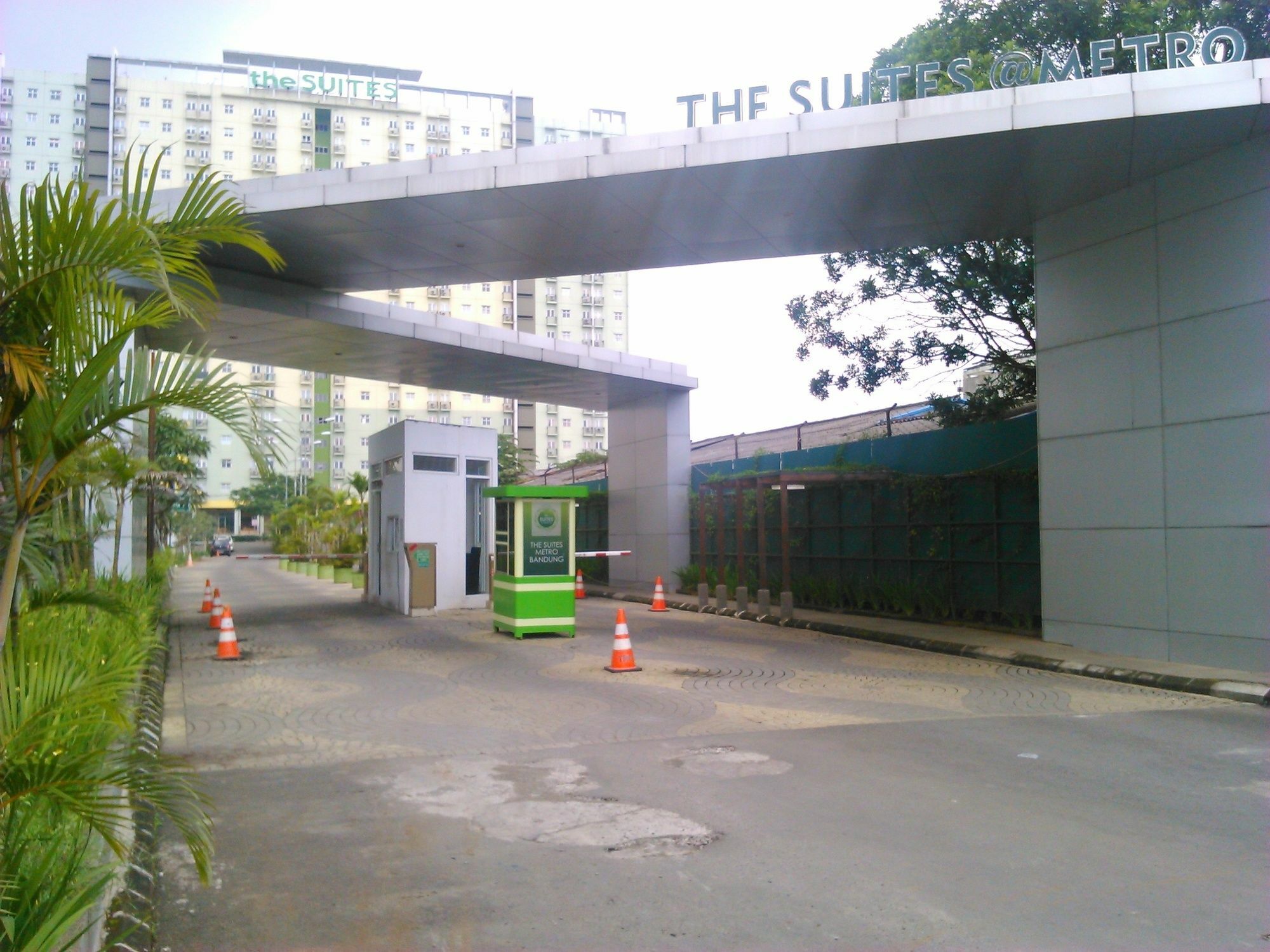 The Suites Metro Apartment - Putri Bandung Extérieur photo